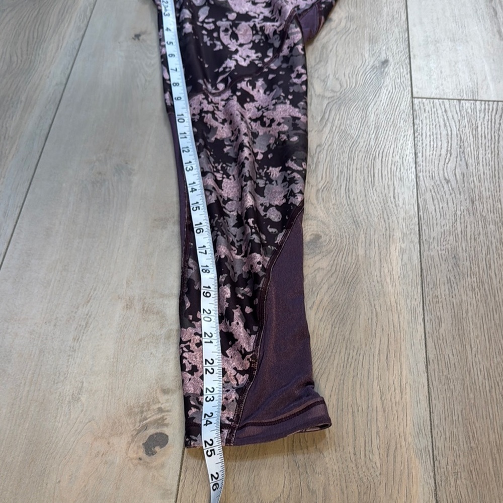 Women's Floral Print Leggings - Picture 13 of 14